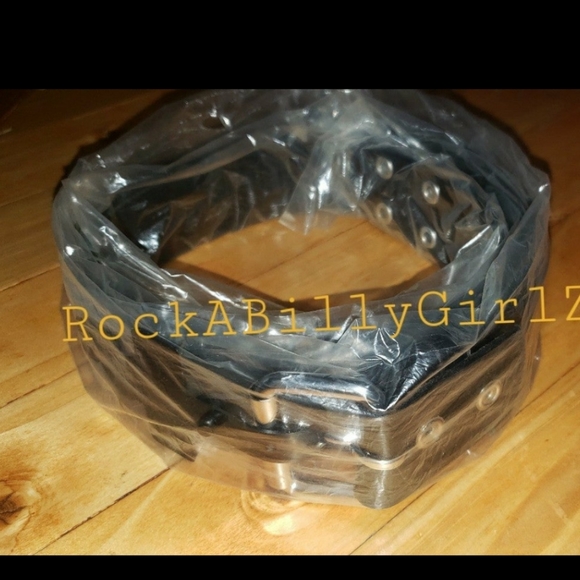 Sourpuss DEATH BEFORE DISHONOR Embossed Thick 100% Leather Belt Removable Buckle - Picture 3 of 14